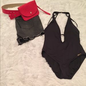 ♥️♥️NWT- Macy’s Vince Camuto Riviera Plunge Cheeky